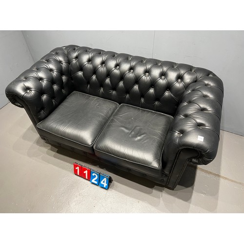 1124 - 2 seater black leather Chesterfield sofa