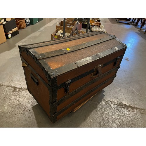 23 - Vintage early 20thC dome top trunk