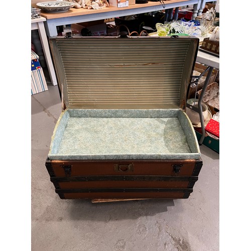 23 - Vintage early 20thC dome top trunk