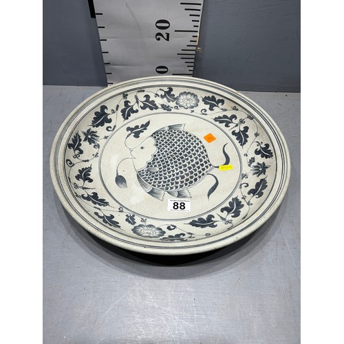 88 - Chinese blue & white fish bowl / charger plate