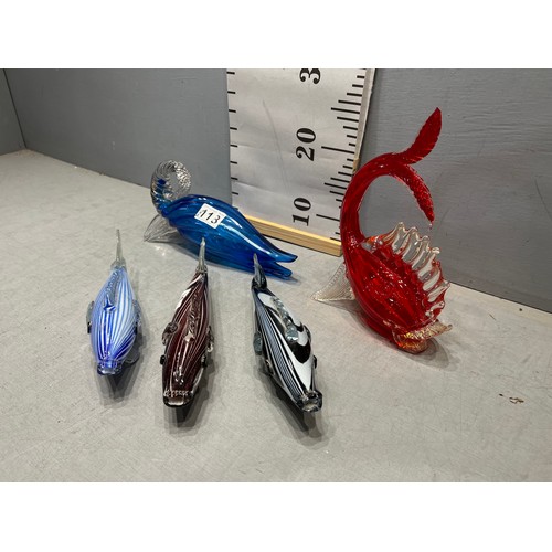 118 - 5 Murano glass fish