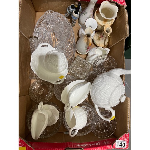 140 - Box glassware + wedgewood pottery