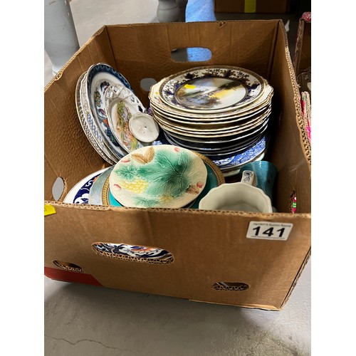141 - Box collectors plates