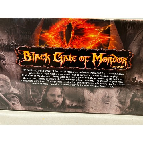 164 - Lord of the Rings Black gate of Mordor gift pack boxed set