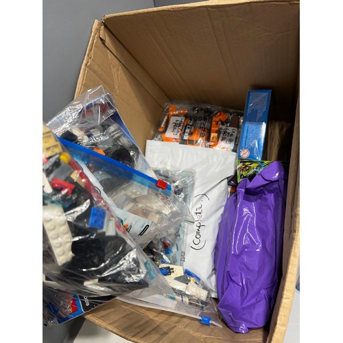 230 - Large quantity Lego, Star Wars lego etc. All in seperate bags ( some has missing pieces )