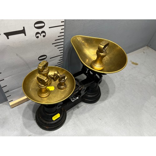 265 - Set of kitchen scales + brass bell weights