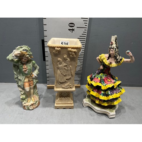 535 - Bisque figure, Spanish figure + vase