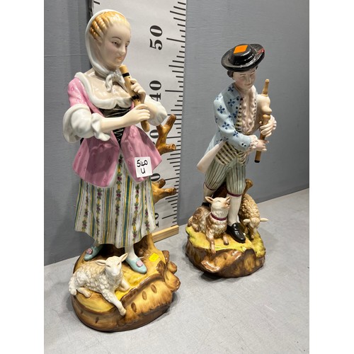 540U - Pair of large porcelain figures