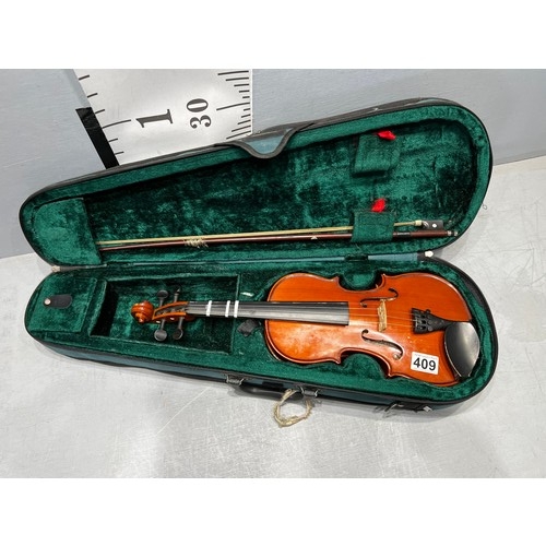 409 - 1 violin in case