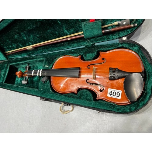 409 - 1 violin in case