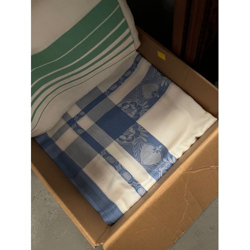 450 - Good box of linen table cloths. 1920-1940s