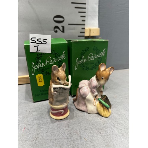 555I - Beswick 'Hunca munca sweeping' + Beswick 'Tailor of Gloucester' both boxed