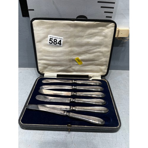 584 - Set of 6 silver butter knives. 154g