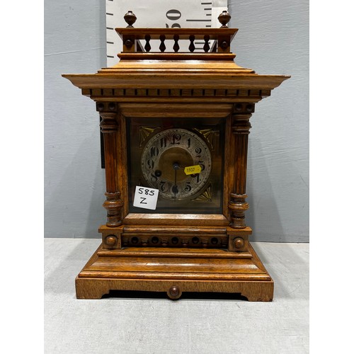 585Z - Antique Oak cased Victorian Bracket clock