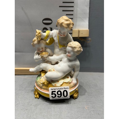 590 - Continental cherub on base