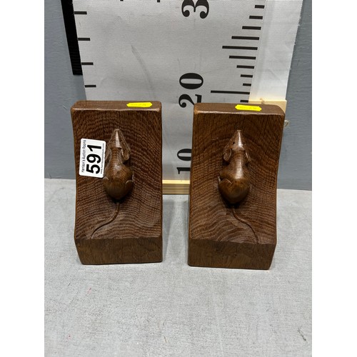 591 - Pair of Oak book ends by Robert Mouseman