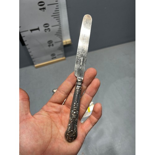 625 - 6 silver forks + 6 silver knives in Kings pattern. 529g