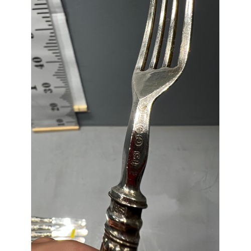 625 - 6 silver forks + 6 silver knives in Kings pattern. 529g