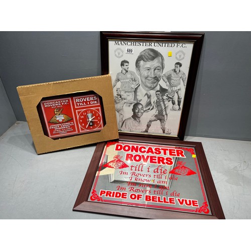 689 - Manchester United F.C picture + Doncaster Rovers clock + mirror