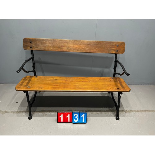 1131 - 20th century superb quality wood / cast iron garden bench. Coal Brookdale design