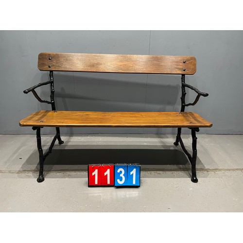 1131 - 20th century superb quality wood / cast iron garden bench. Coal Brookdale design