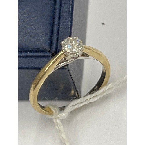 579 - 9ct gold solitaire diamond ring. Size M. approx 2.1g