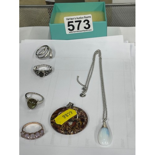 573 - Box silver jewellery. 4 silver rings, round pendant, pendant on silver chain. approx 21g