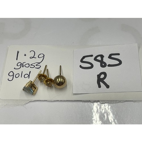 585R - Quantity of gold + silver jewellery etc. 1.2g of gold gross