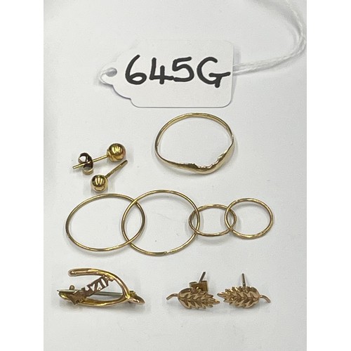 645G - Quantity 9ct gold earrings, rings etc approx 3.6g gross