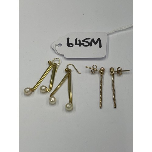 645M - 2 pairs of 9ct gold earrings. approx 2.3g gross