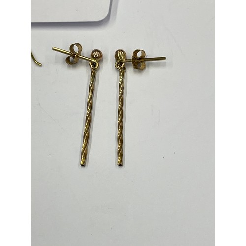 645M - 2 pairs of 9ct gold earrings. approx 2.3g gross