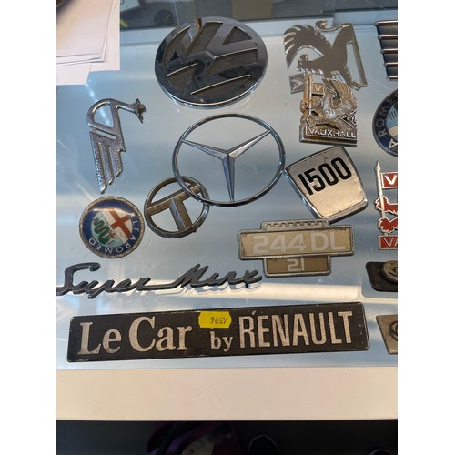 94 - 2 Lots vintage car badges