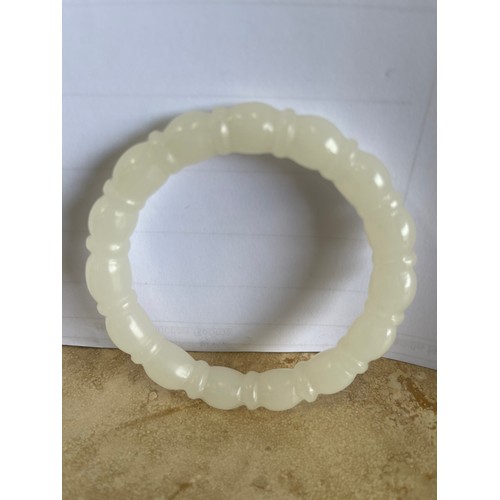 587 - White jade bangle