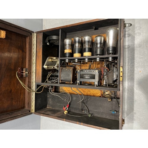 101 - Antique pye battery radio