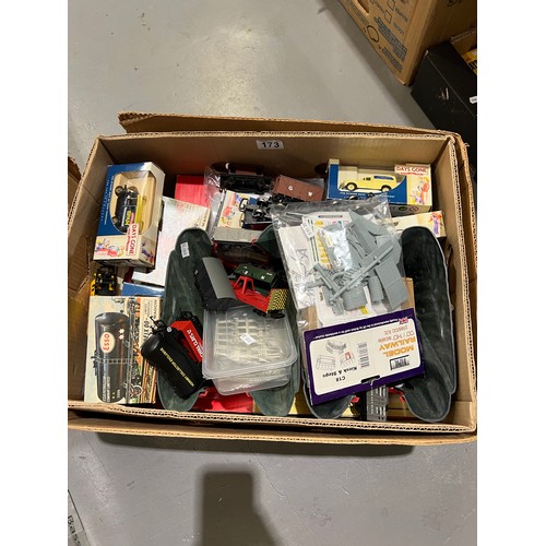 173 - Box of train items etc