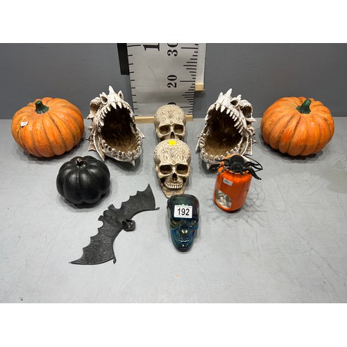 192 - 2 Dragon skulls, pumpkins, skulls etc