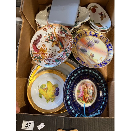 47 - Box cabinet/wall plates etc royal crown derby etc