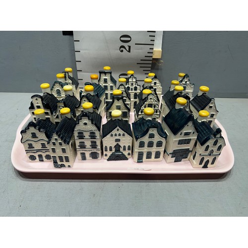 94 - 24 Bols KLM houses. No. 1 - 24 ( most have contents inside )