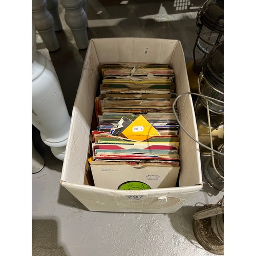 297 - Box single records