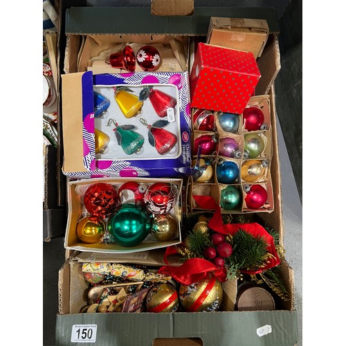 150 - Box vintage Christmas decorations