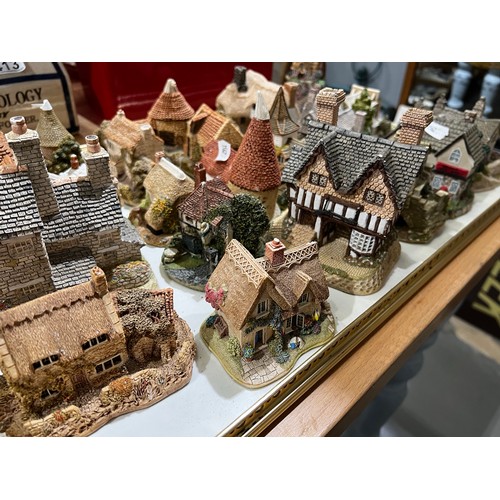 411 - 2 Trays Lilliput lane houses (trays not included)