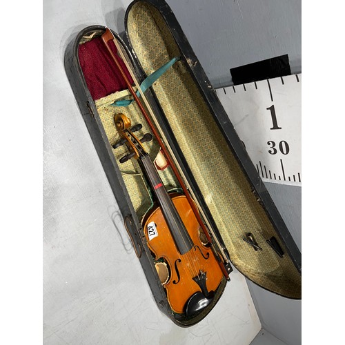 427 - Violin in case