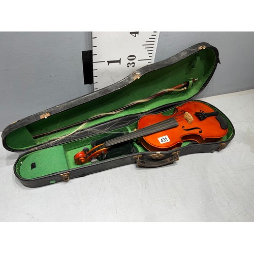 431 - Violin in case