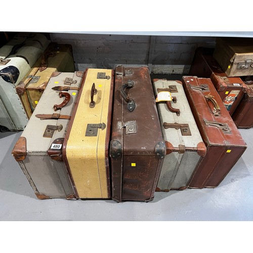 480 - 5 assorted vintage suitcases