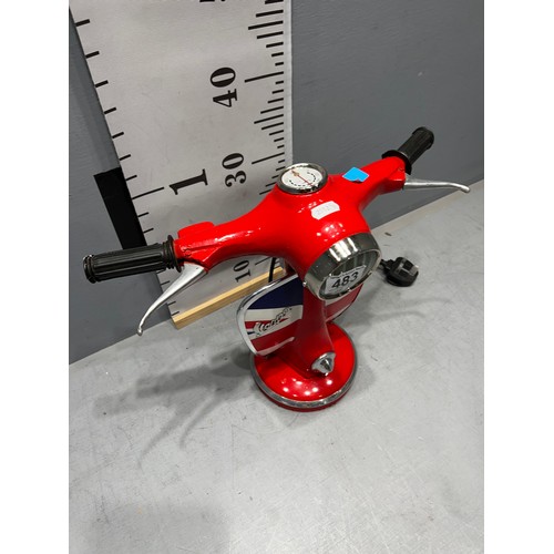 483 - Red vespa lamp working