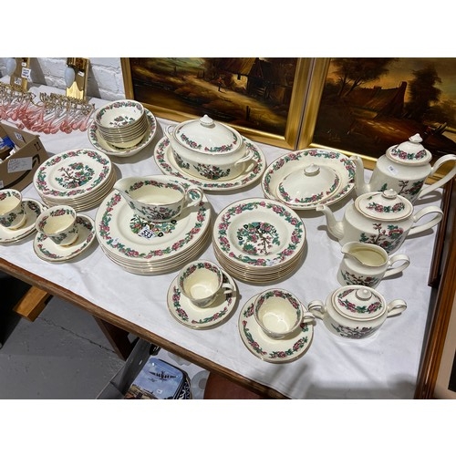 533 - Large quantity bone china 'Indian tree, dinner/tea ware approx 54 pieces