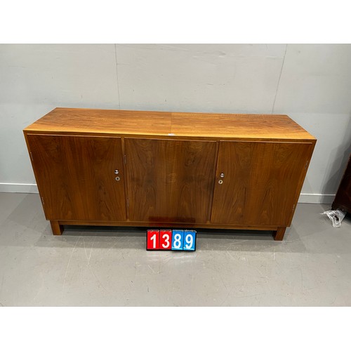 1389 - Superb Scandinavian mid century teak sideboard with fitted drawers