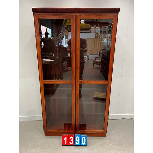 1390 - Danish mid century display cabinet by skovby, very clean