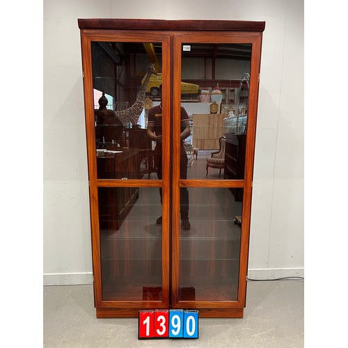 1390 - Danish mid century display cabinet by skovby, very clean