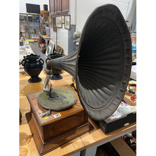 393 - early 1900's Vintage gramophone